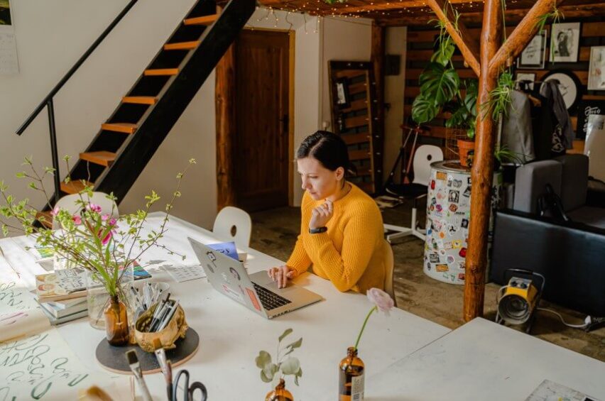 woman at work in home offic