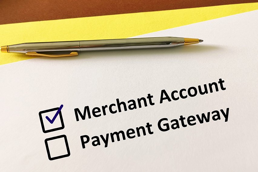 Payment Gateway vs Merchant Account: What's the Difference?
